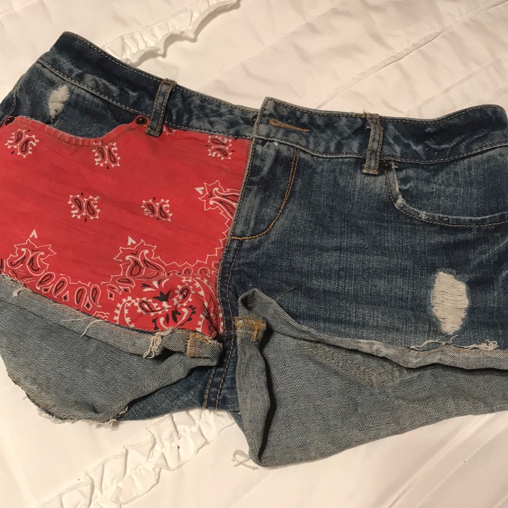 Bandana patch jean shorts